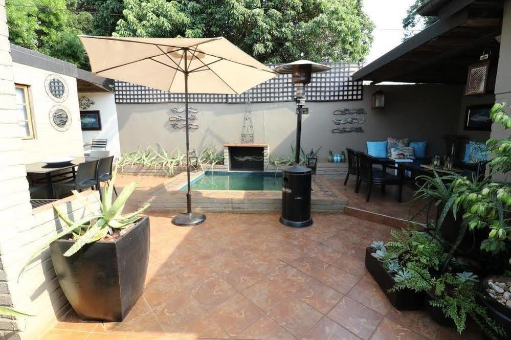 Ama Zulu Guesthouse & Safaris Hluhluwe Exterior photo
