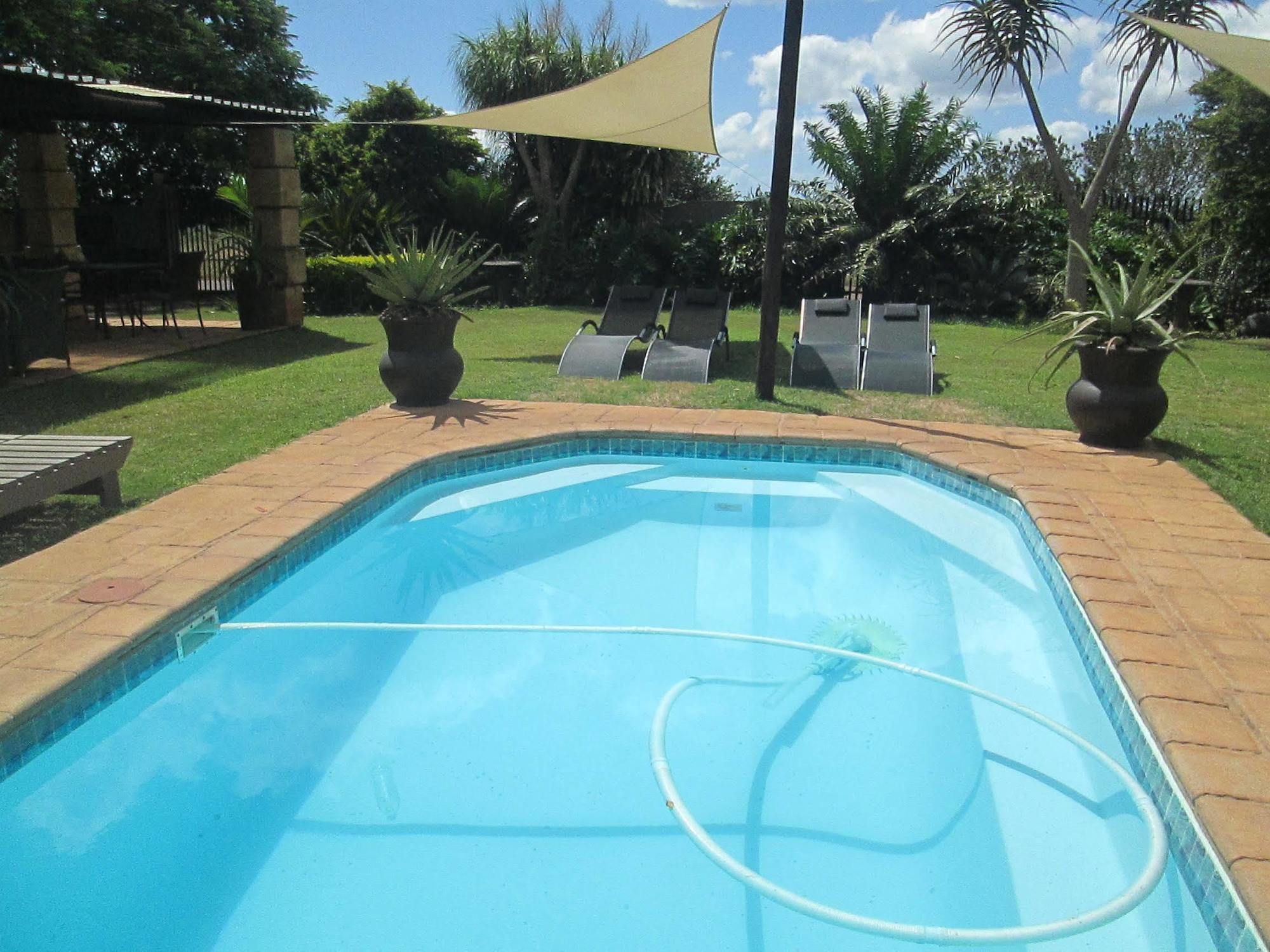 Ama Zulu Guesthouse & Safaris Hluhluwe Exterior photo