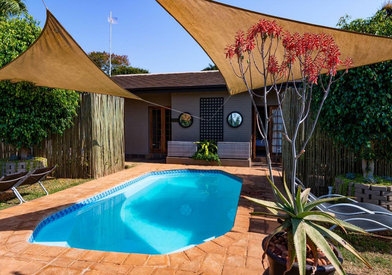 Ama Zulu Guesthouse & Safaris Hluhluwe Exterior photo
